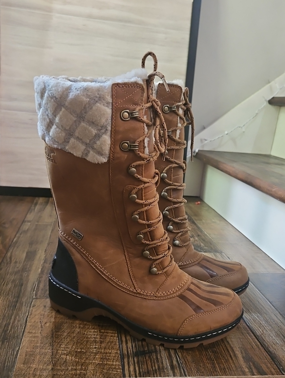 Sorel Women’s Tall Waterproof Tan Leather Lace-Up Winter Boots with Fur Collar